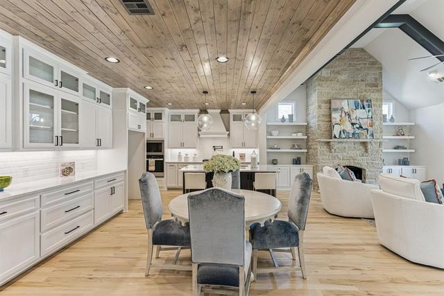 15700 Flora Avenue, Edmond, OK 73013