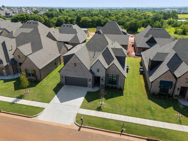 15700 Flora Avenue, Edmond, OK 73013