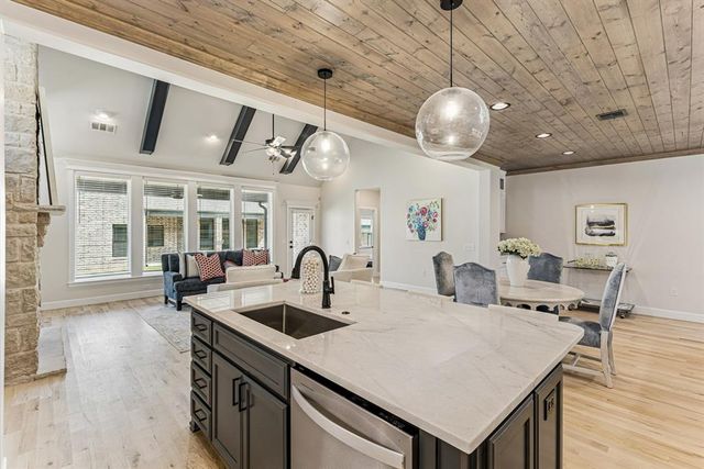 15700 Flora Avenue, Edmond, OK 73013