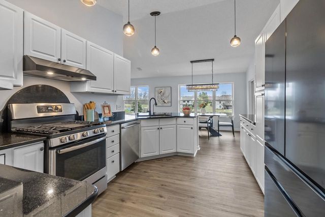 28679 Driftwood COURT, Waterford, WI 53185