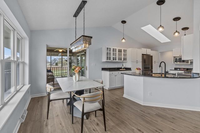 28679 Driftwood COURT, Waterford, WI 53185