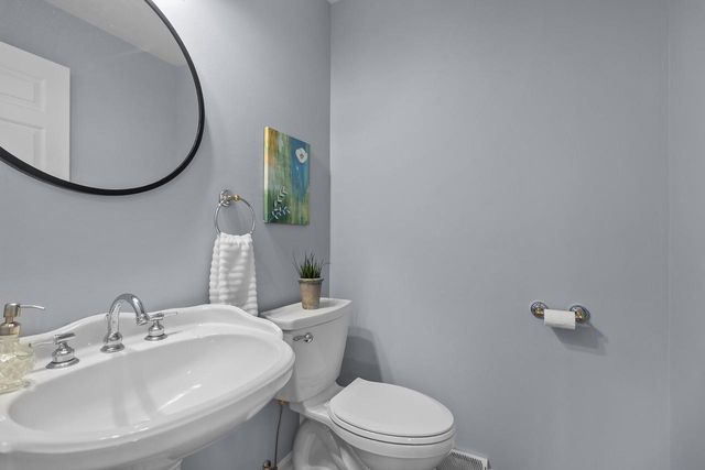 28679 Driftwood COURT, Waterford, WI 53185