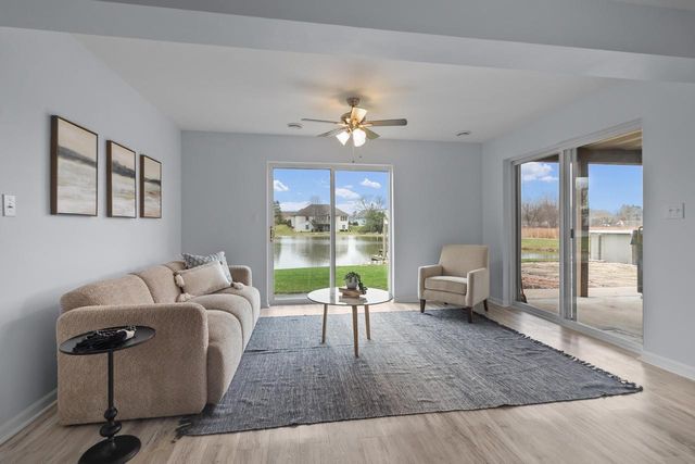 28679 Driftwood COURT, Waterford, WI 53185