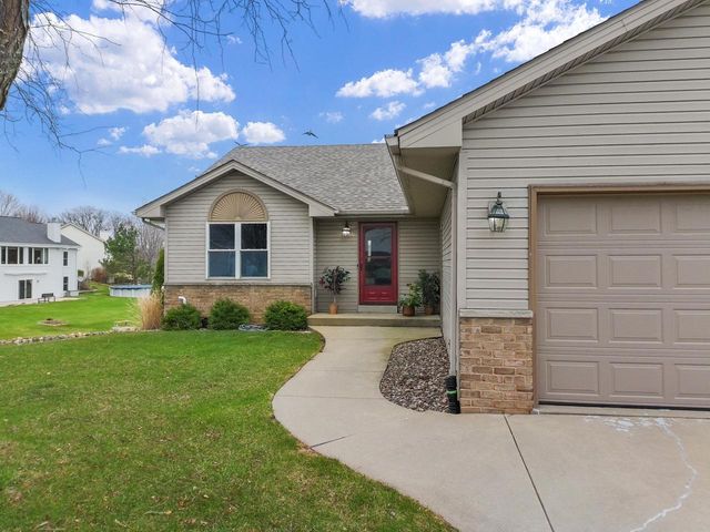 28679 Driftwood COURT, Waterford, WI 53185