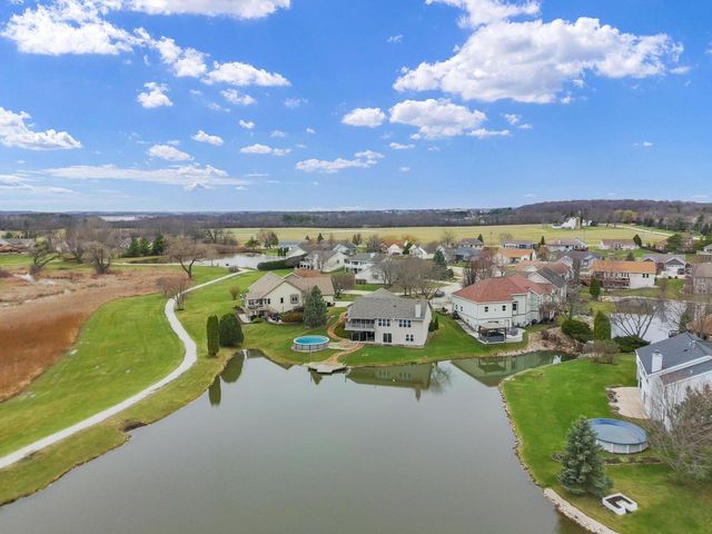 28679 Driftwood COURT, Waterford, WI 53185