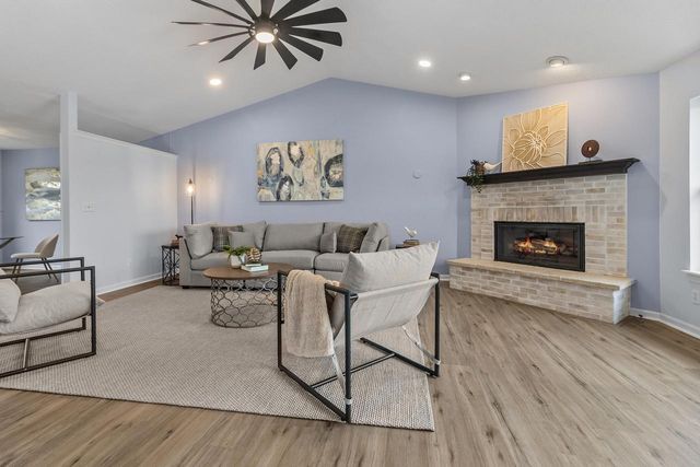 28679 Driftwood COURT, Waterford, WI 53185