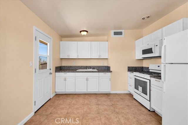 58382 Sunny Sands Drive, Yucca Valley, CA 92284