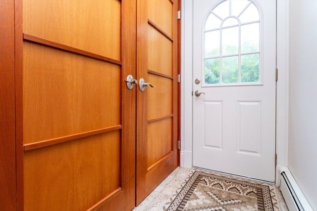 4 Pheasant Hill Rd, Hopkinton, MA 01748