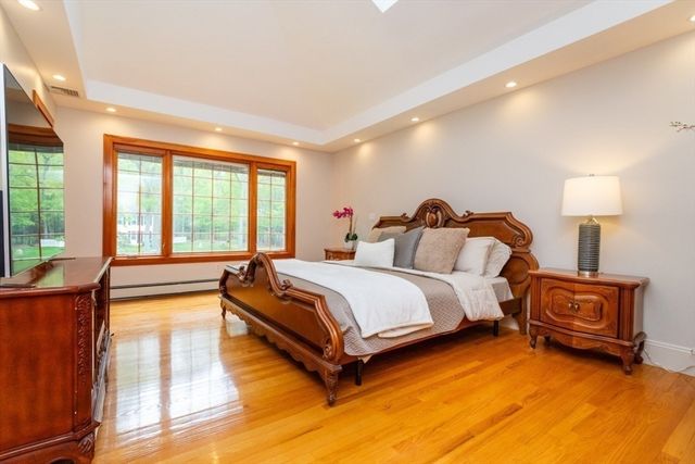 4 Pheasant Hill Rd, Hopkinton, MA 01748