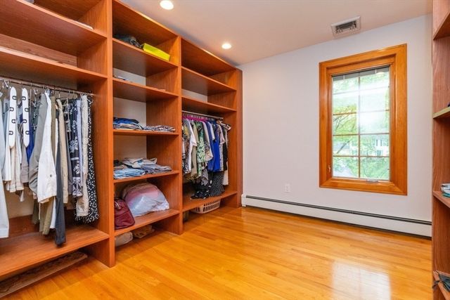 4 Pheasant Hill Rd, Hopkinton, MA 01748