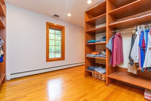 4 Pheasant Hill Rd, Hopkinton, MA 01748