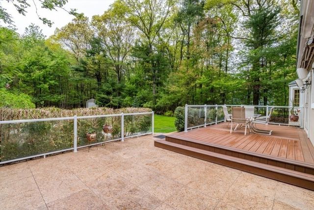4 Pheasant Hill Rd, Hopkinton, MA 01748