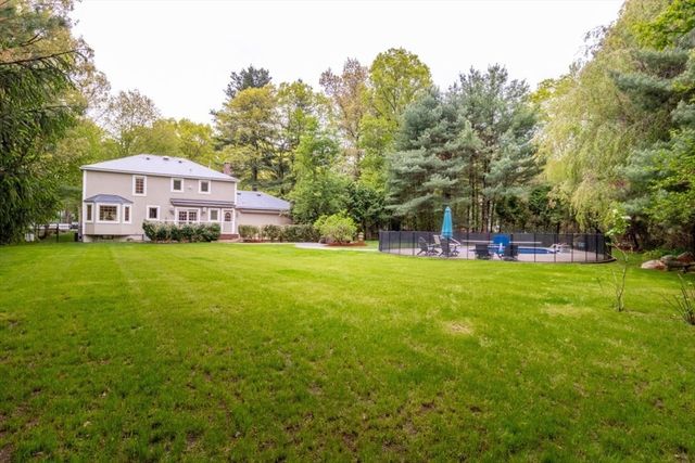 4 Pheasant Hill Rd, Hopkinton, MA 01748