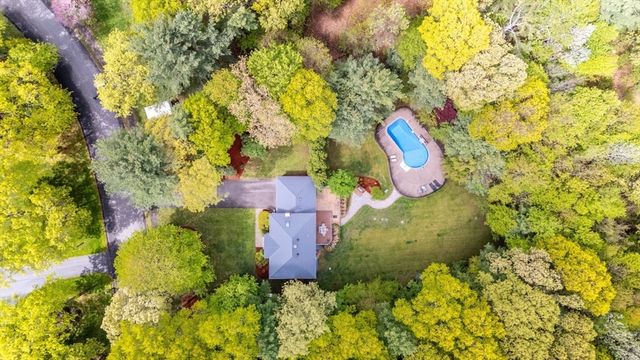 4 Pheasant Hill Rd, Hopkinton, MA 01748
