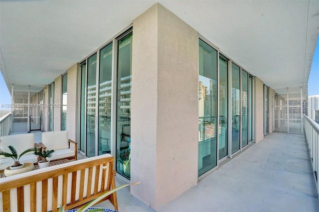 1111 SW 1st Ave 2319-N, Miami, FL 33130
