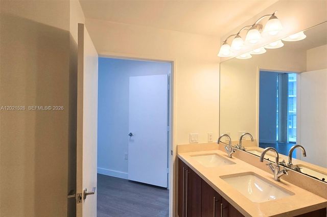 1111 SW 1st Ave 2319-N, Miami, FL 33130