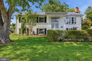9933 LOUDOUN AVE, Manassas, VA 20109