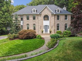 14 Heritage Ct, Randolph Twp., NJ 07869