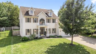 12392 Sunset Terrace, Clive, IA 50325