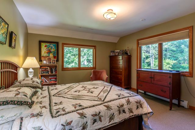 70 Hunter Lane, Jamaica, VT 05343