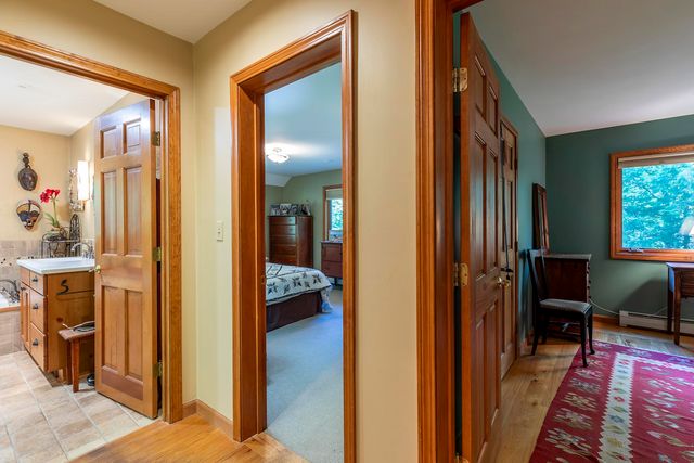 70 Hunter Lane, Jamaica, VT 05343