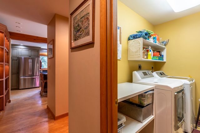 70 Hunter Lane, Jamaica, VT 05343