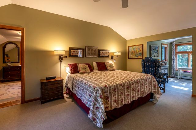 70 Hunter Lane, Jamaica, VT 05343