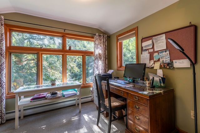 70 Hunter Lane, Jamaica, VT 05343