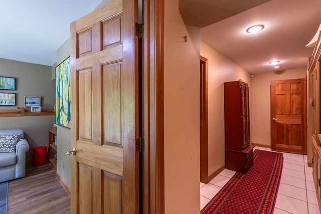 70 Hunter Lane, Jamaica, VT 05343