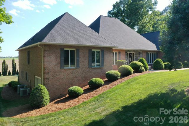 3493 Duck Pond Drive NE, Conover, NC 28613