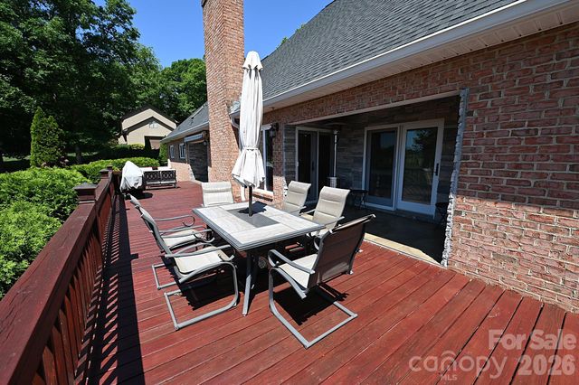 3493 Duck Pond Drive NE, Conover, NC 28613