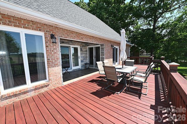 3493 Duck Pond Drive NE, Conover, NC 28613