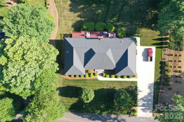 3493 Duck Pond Drive NE, Conover, NC 28613
