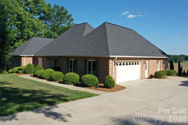 3493 Duck Pond Drive NE, Conover, NC 28613