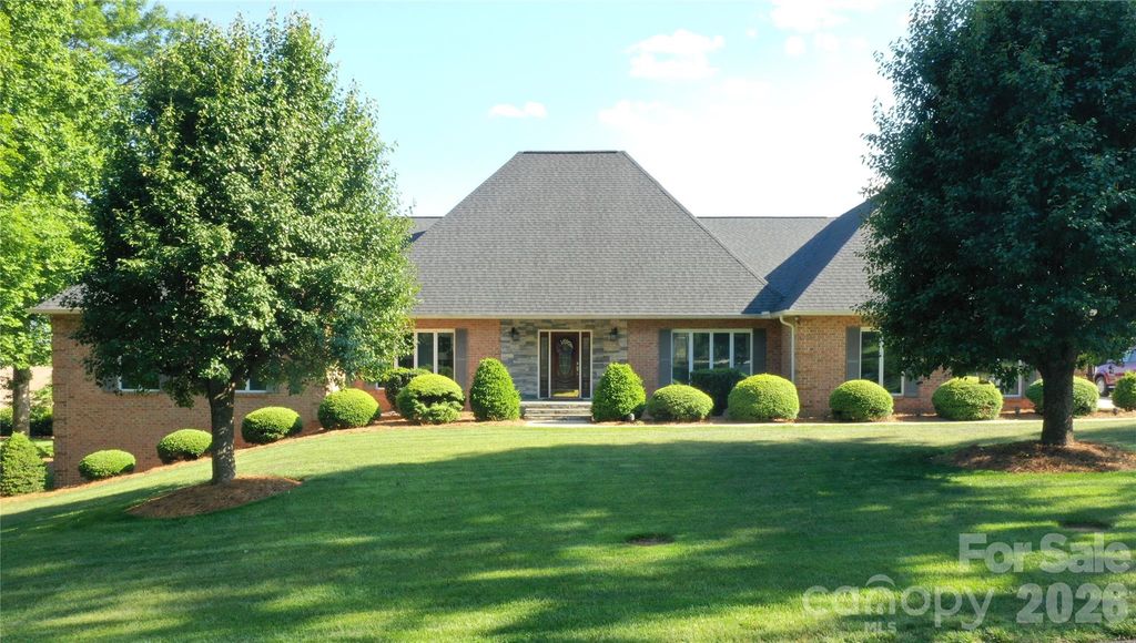 3493 Duck Pond Drive NE, Conover, NC 28613