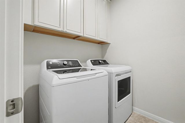 382 Smithsonian LN, Kyle, TX 78640