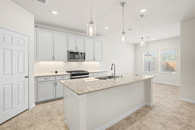 382 Smithsonian LN, Kyle, TX 78640