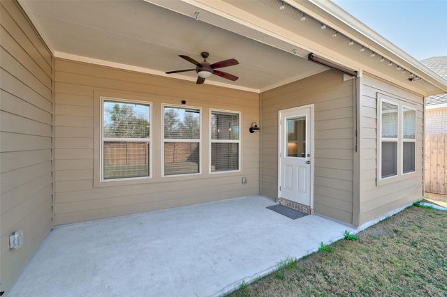 382 Smithsonian LN, Kyle, TX 78640