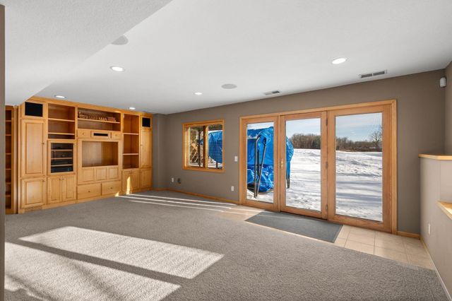 447 Theis Drive, Shakopee, MN 55379