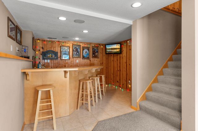 447 Theis Drive, Shakopee, MN 55379