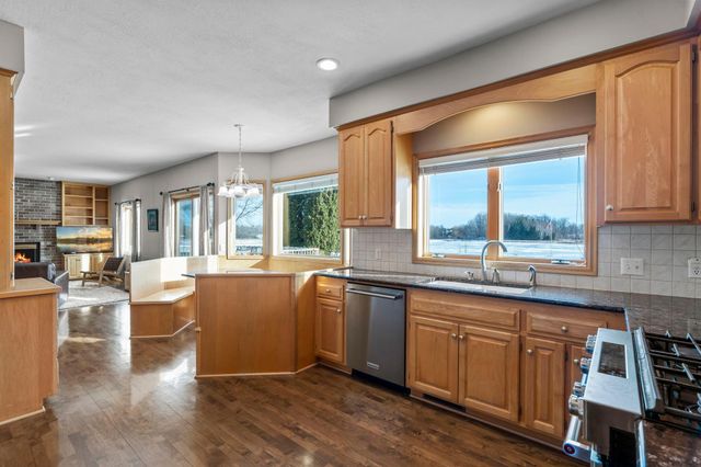 447 Theis Drive, Shakopee, MN 55379