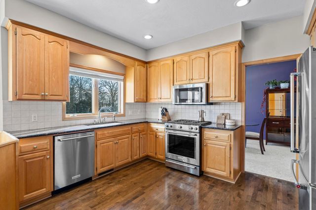 447 Theis Drive, Shakopee, MN 55379