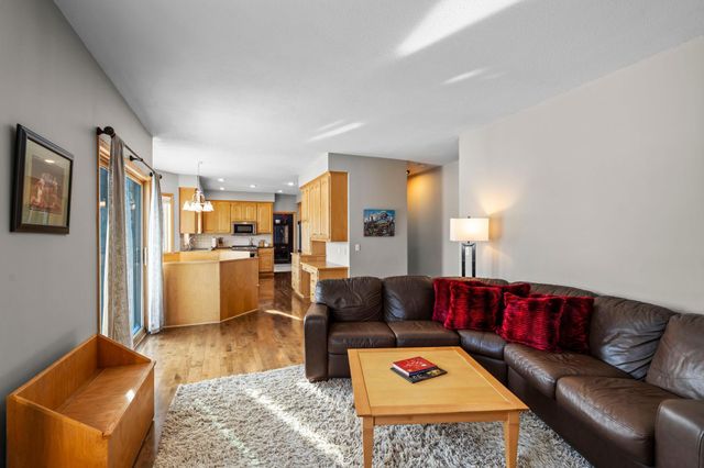 447 Theis Drive, Shakopee, MN 55379