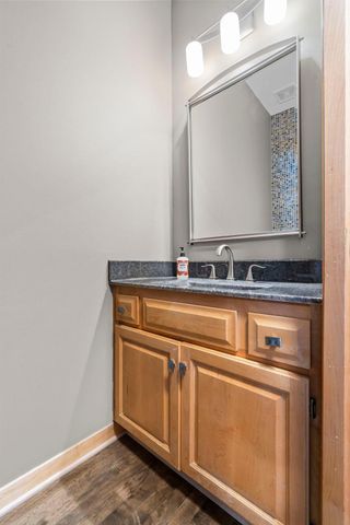 447 Theis Drive, Shakopee, MN 55379