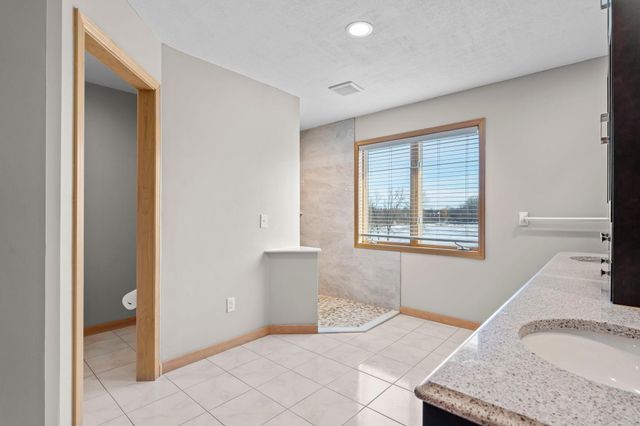 447 Theis Drive, Shakopee, MN 55379