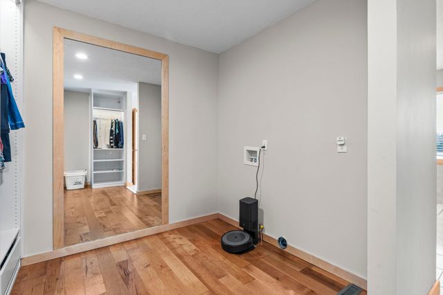 447 Theis Drive, Shakopee, MN 55379