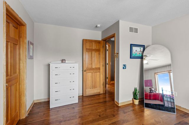 447 Theis Drive, Shakopee, MN 55379