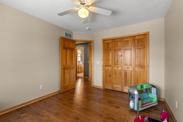 447 Theis Drive, Shakopee, MN 55379