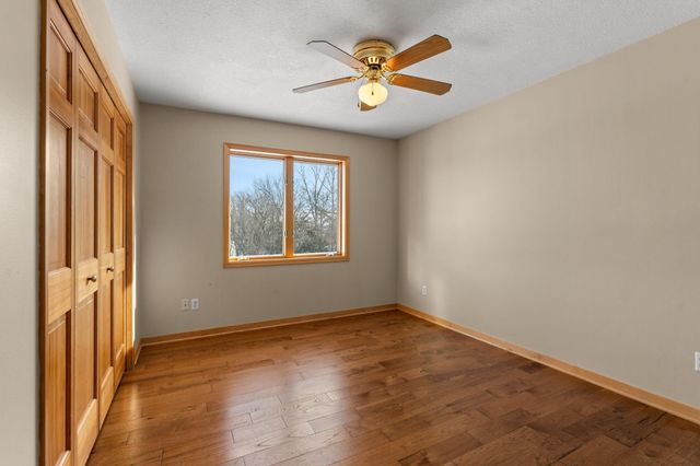 447 Theis Drive, Shakopee, MN 55379