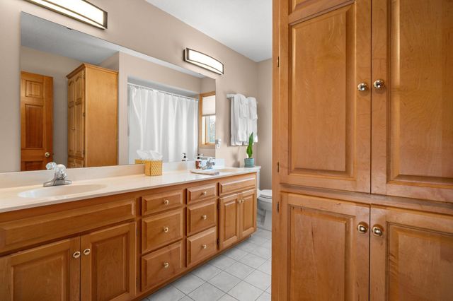 447 Theis Drive, Shakopee, MN 55379